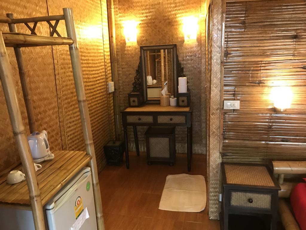 Boutique Hotel & Restaurant, Jaidee Bamboo Huts Чиангмай Екстериор снимка