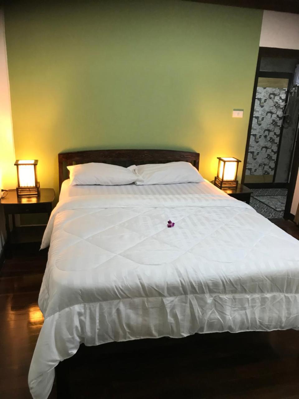 Boutique Hotel & Restaurant, Jaidee Bamboo Huts Чиангмай Екстериор снимка