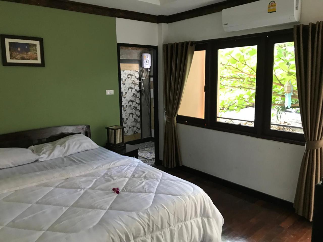 Boutique Hotel & Restaurant, Jaidee Bamboo Huts Чиангмай Екстериор снимка