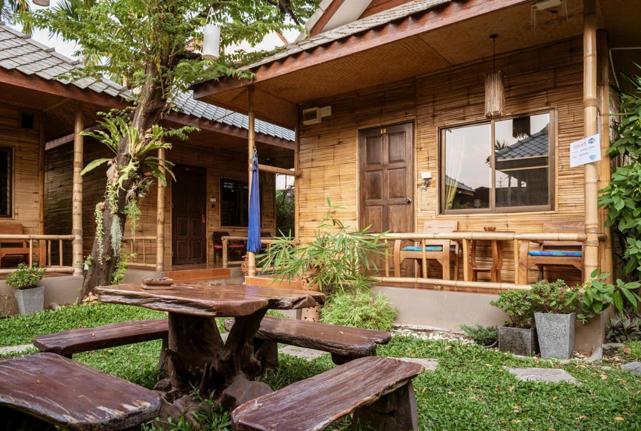 Boutique Hotel & Restaurant, Jaidee Bamboo Huts Чиангмай Екстериор снимка